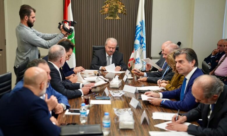 Atfaky Byn Almal Oalmsarf