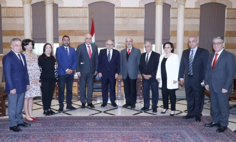 Sllam Onkab Almhrryn