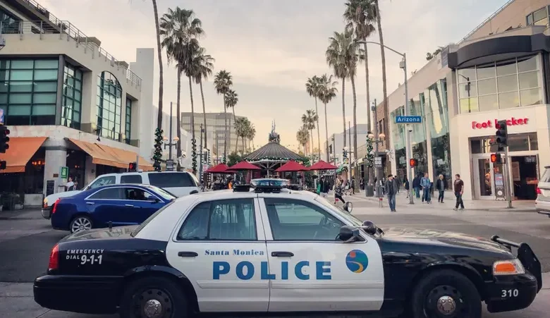 Alshrt Alamyrky Fy Los Anglos