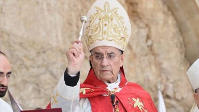 Mar Bsharh Btrs Alraaay