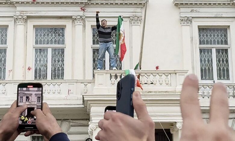 BRITAIN IRAN RIGHTS EMBASSY PROTEST