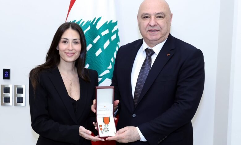 3e7e2942 1e89 4bce Ad9a 9e096628e6e5