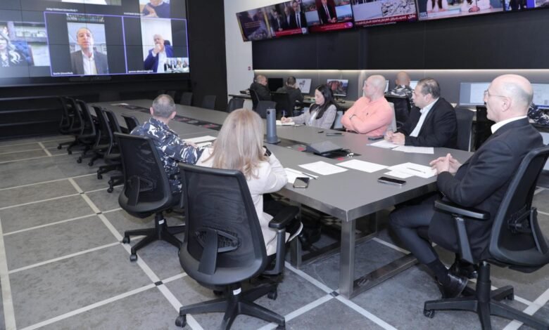 Alhgarfy Agtmaaa Aftrady Maa Almhafthyn