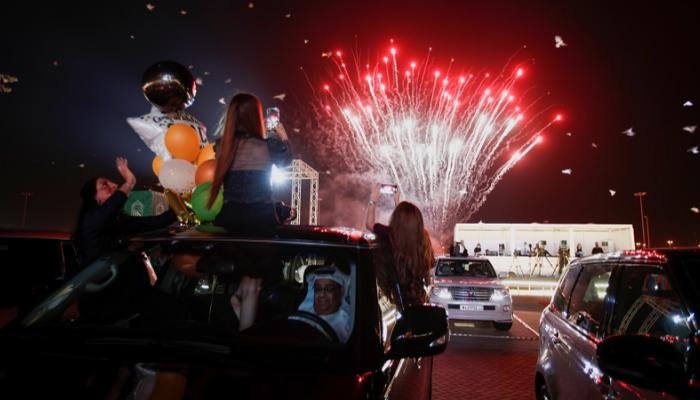 Bahrain Coronavirus Graduation Party High School 700×400